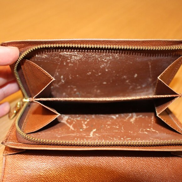 Louis Vuitton Porte Monnaie Tresor Monogram Wallet - Picture 8 of 8